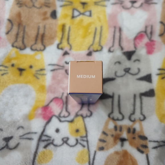 TRESLÚCE BEAUTYSe Preparó Eyelid Primer in Medium - Picture 2 of 3